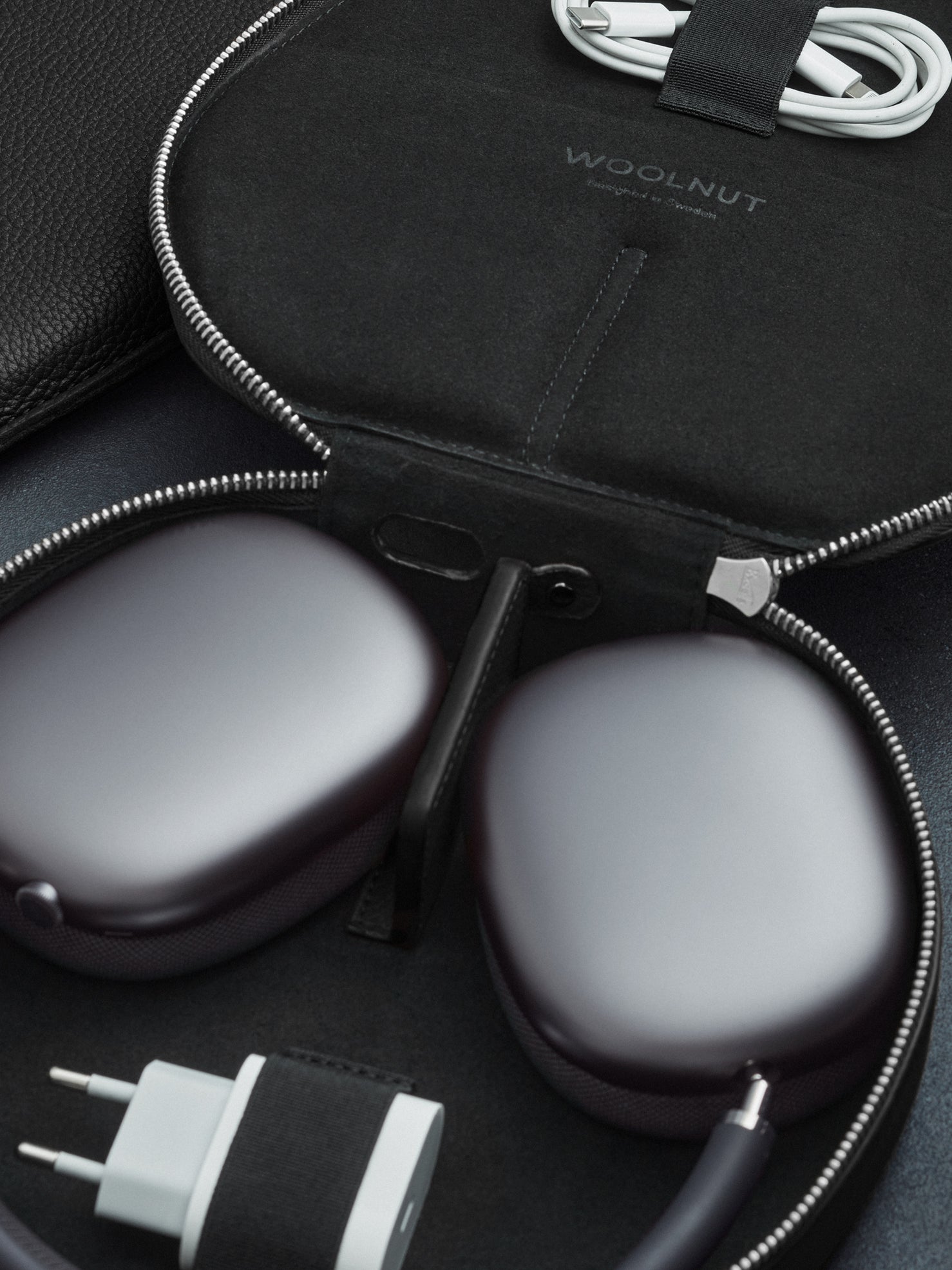 Woolnut Leather Case for AirPods Max - Black