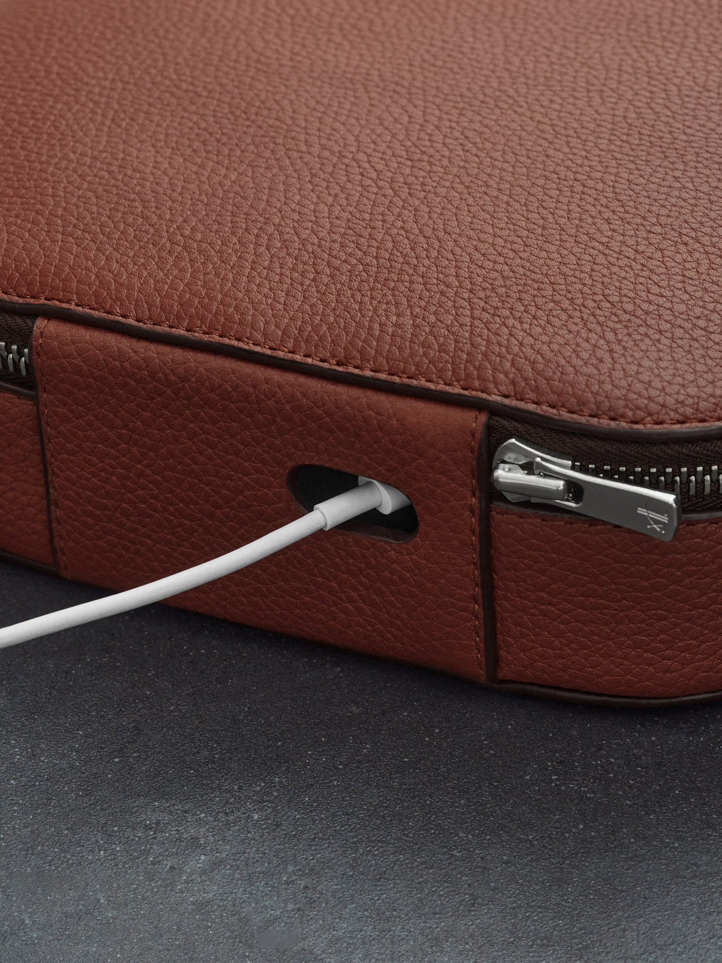 Woolnut Leather Case for AirPods Max - Cognac